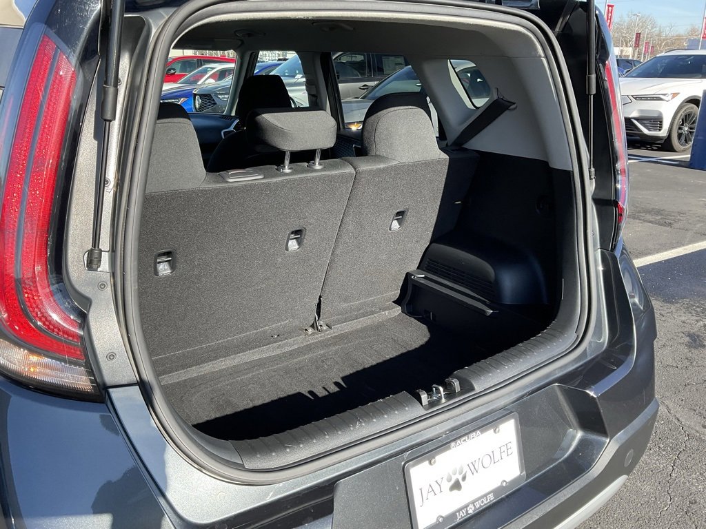 Used 2023 Kia Soul LX w/ LX Technology Package image 22