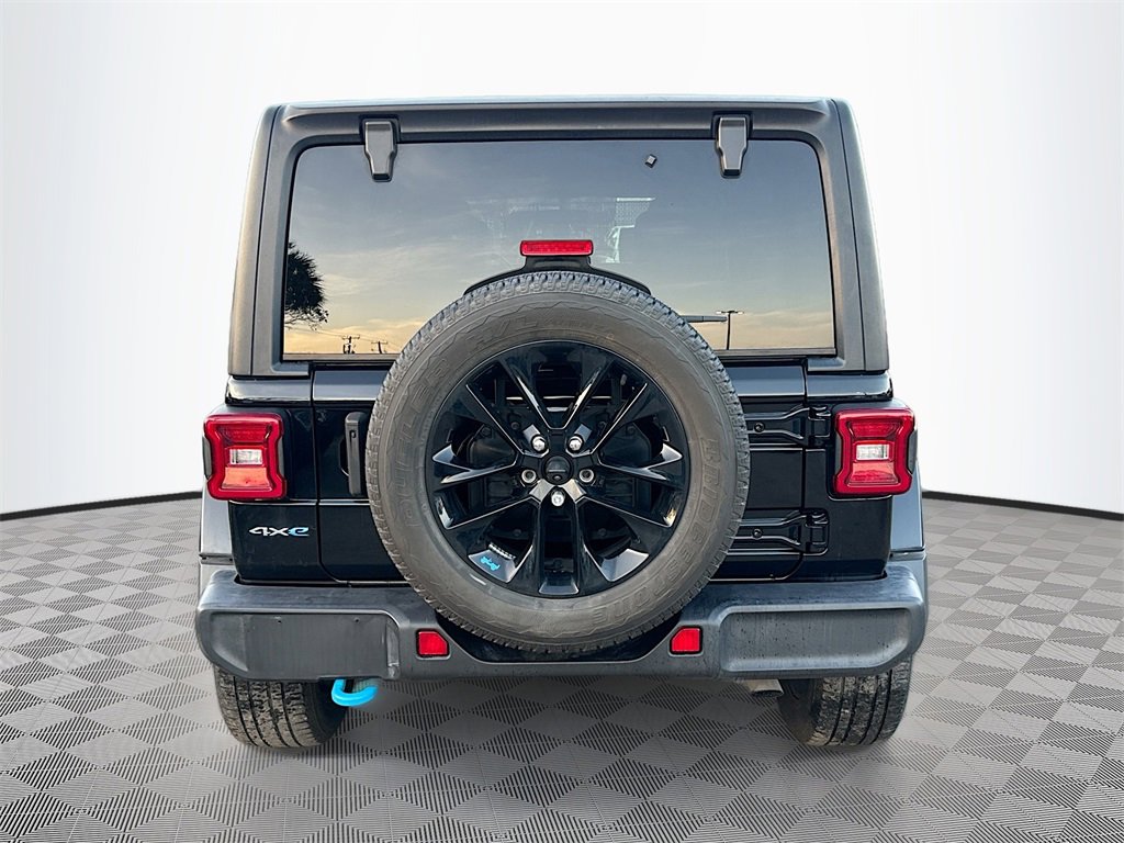 Used 2022 Jeep Wrangler Unlimited Sahara w/ Cold Weather Group image 7