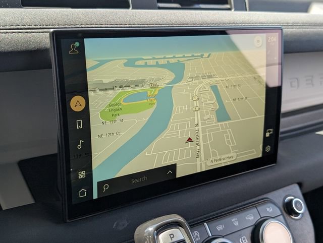 Used 2023 Land Rover Defender 130 X-Dynamic SE image 27