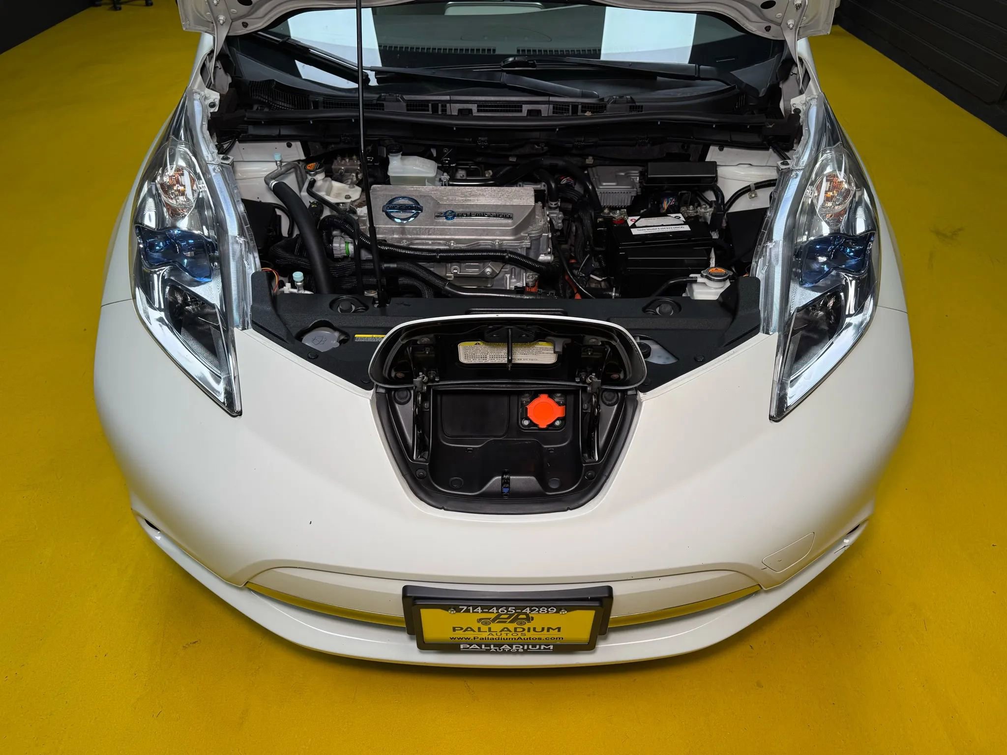 Used 2012 Nissan Leaf SV image 48