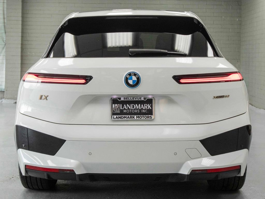 Used 2023 BMW iX xDrive50 w/ Premium Package AWD/4WD image 29