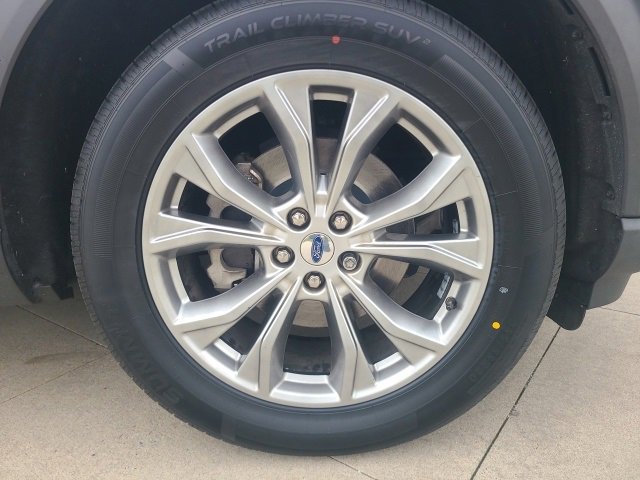 Used 2022 Ford Explorer Limited w/ Equipment Group 301A image 9