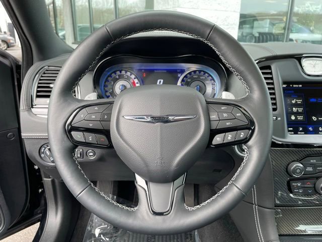 Used 2023 Chrysler 300 C image 15