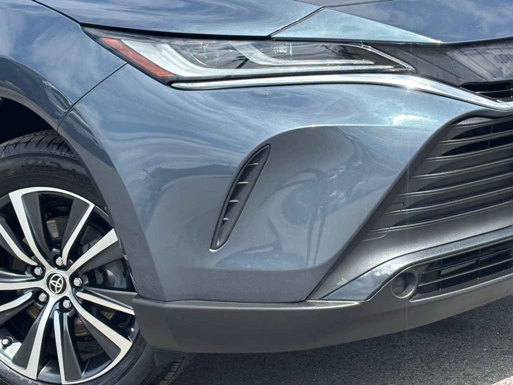 Used 2023 Toyota Venza LE image 8