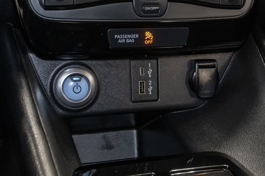 Used 2020 Nissan Leaf SV w/ SV Technology Package FWD image 21