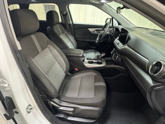 Used 2025 Chevrolet Blazer LT AWD/4WD image 34