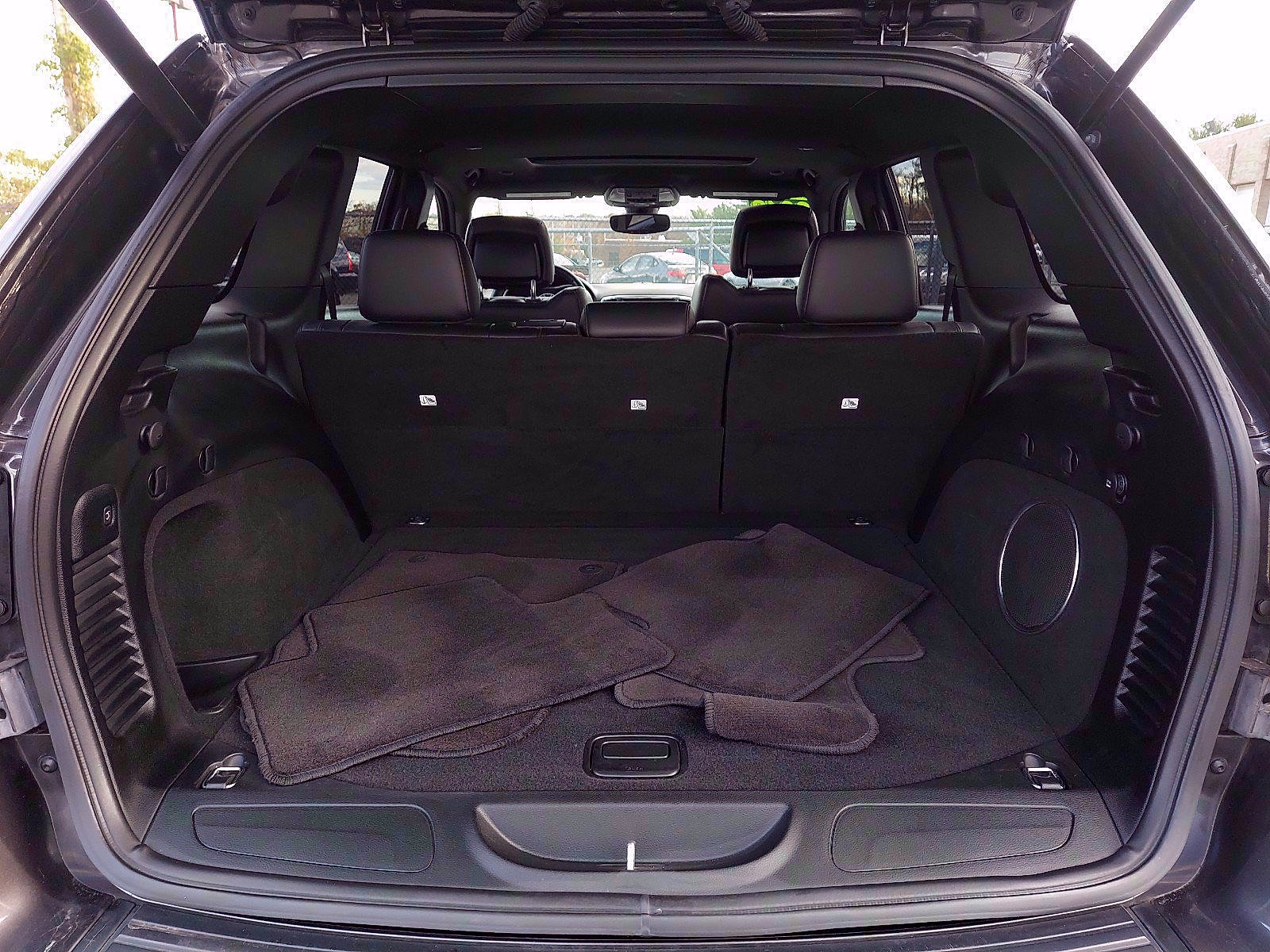Used 2018 Jeep Grand Cherokee Altitude AWD/4WD image 29