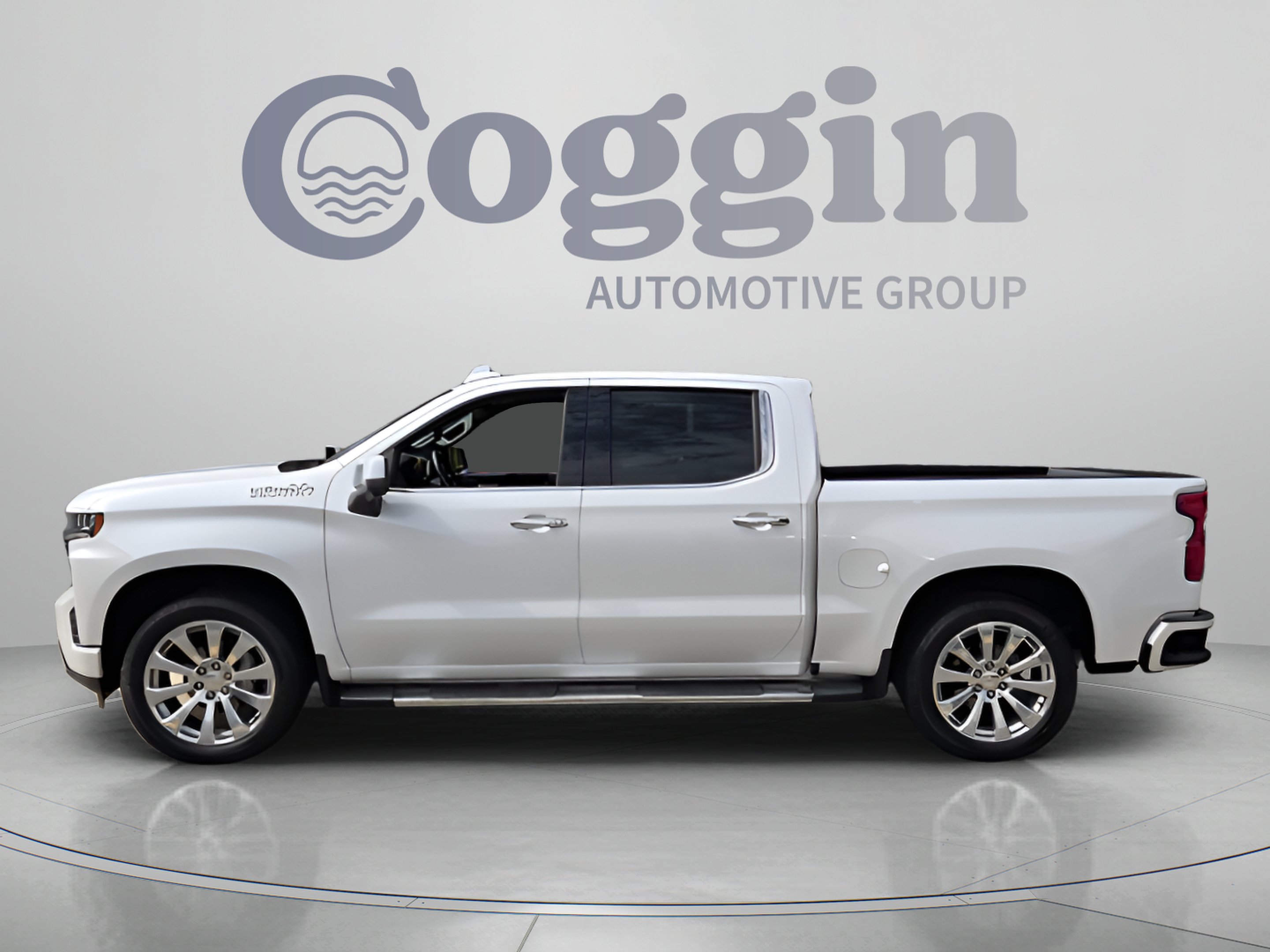 Certified 2021 Chevrolet Silverado 1500 High Country w/ Technology Package AWD/4WD image 2