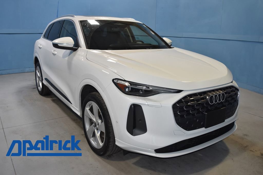 Certified 2025 Audi Q5 Premium Plus w/ Premium Plus image 1