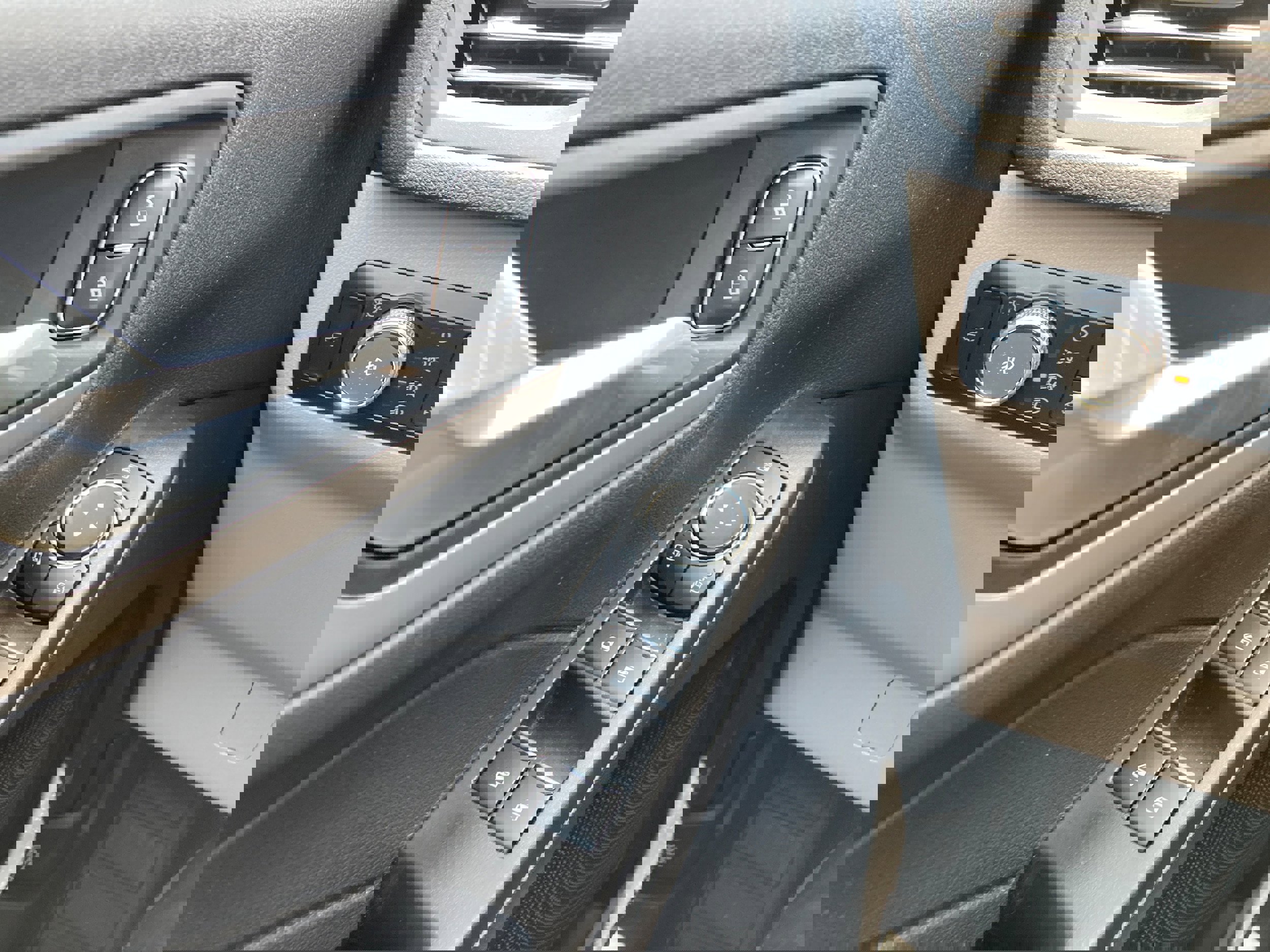 Used 2022 Ford Escape SEL image 20