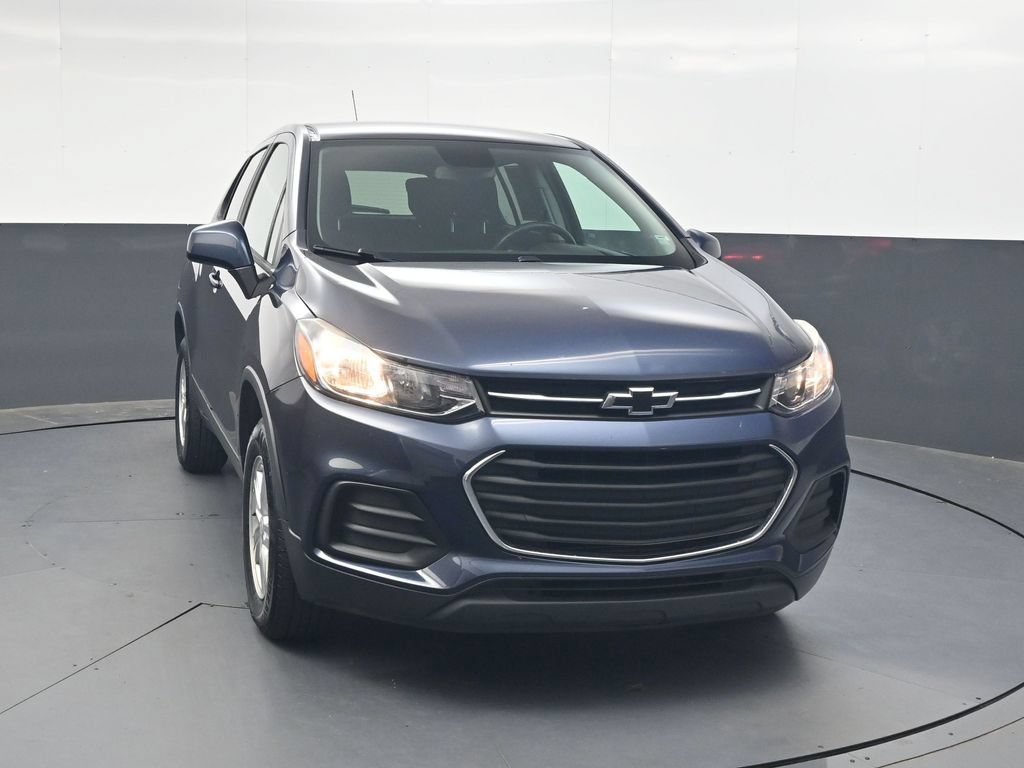 Used 2019 Chevrolet Trax LS w/ Tint and Cruise Package AWD/4WD image 13
