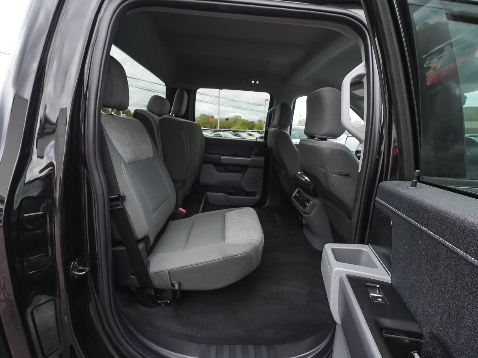 Used 2023 Ford F150 Lightning XLT AWD/4WD image 37