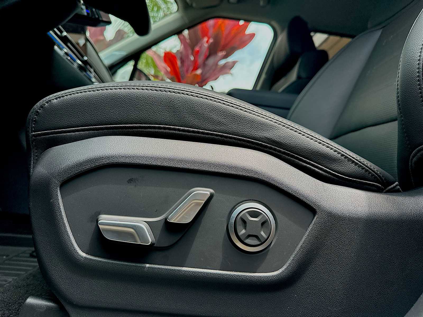 New 2026 Hyundai Santa Fe Limited AWD/4WD image 6