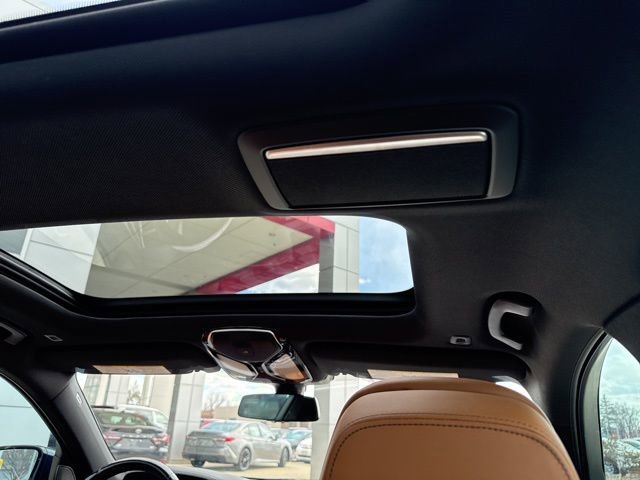 Used 2021 BMW 750i xDrive w/ M Sport Package image 48