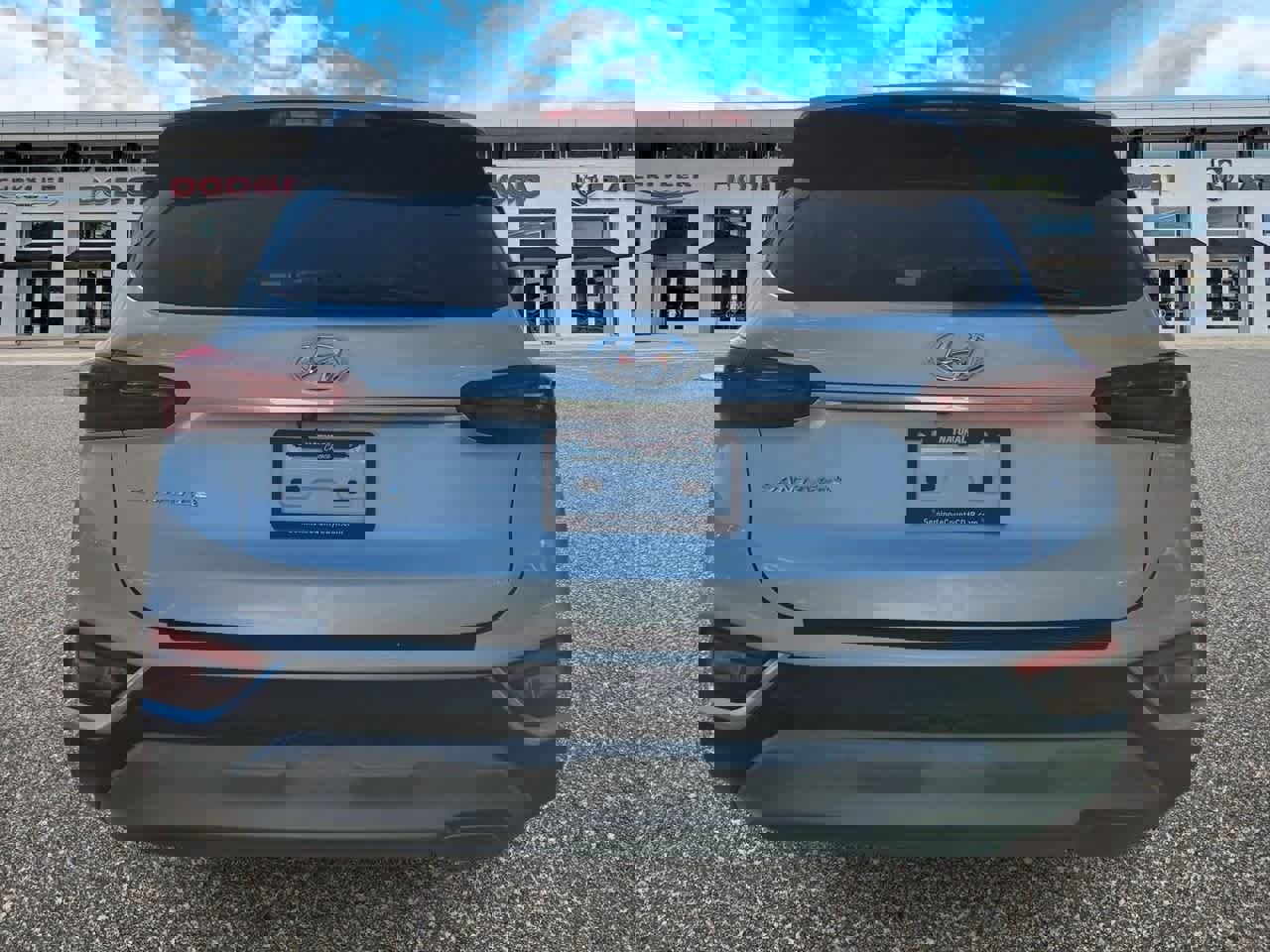 Used 2020 Hyundai Santa Fe SE image 7