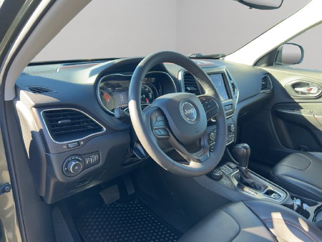 Used 2021 Jeep Cherokee Trailhawk w/ Trailer Tow Group AWD/4WD image 35