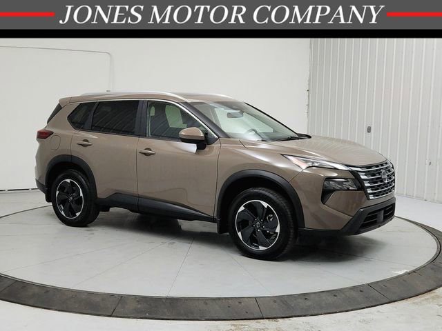 Used 2025 Nissan Rogue SV w/ SV Premium Package