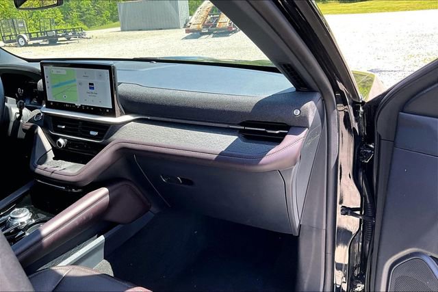 Used 2025 Ford Explorer Platinum w/ LUX Leather Package AWD/4WD image 16