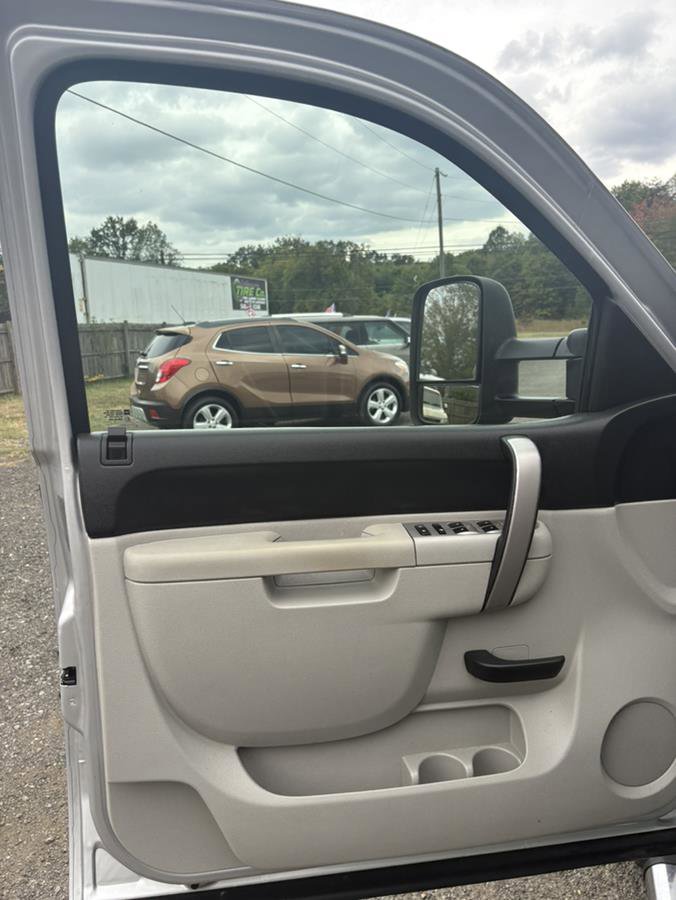 Used 2011 Chevrolet Silverado 3500 LT w/ Snow Plow Prep Package image 10