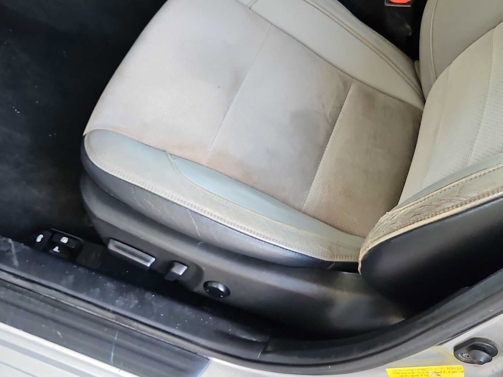 Used 2015 Toyota Camry XSE FWD image 16