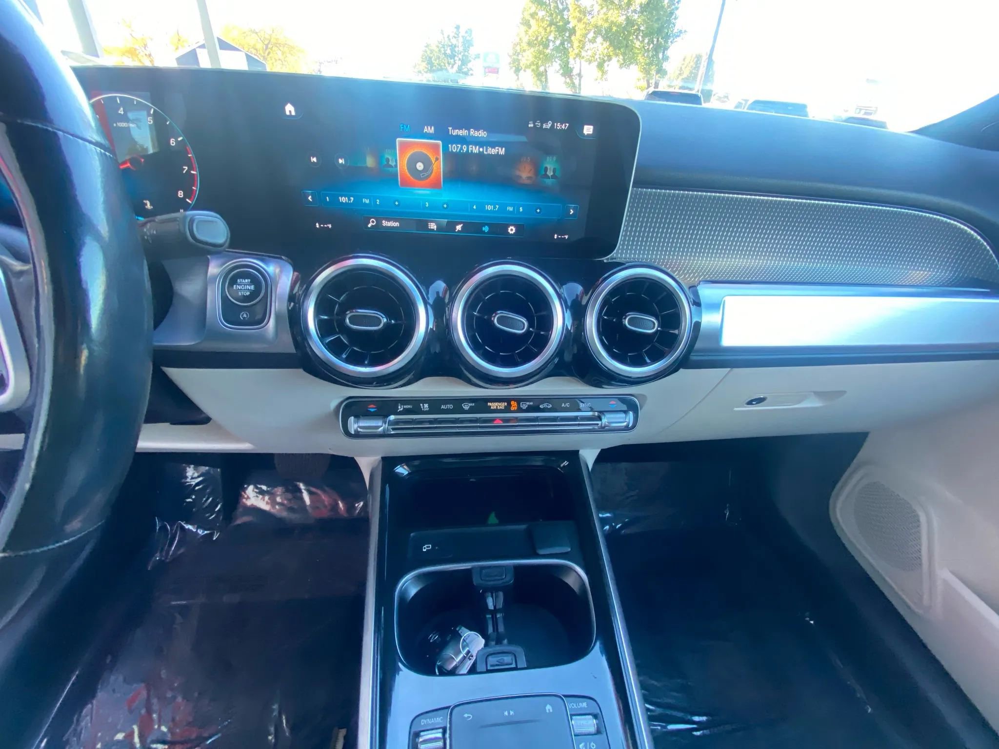 Used 2021 Mercedes-Benz GLB 250 4MATIC image 16