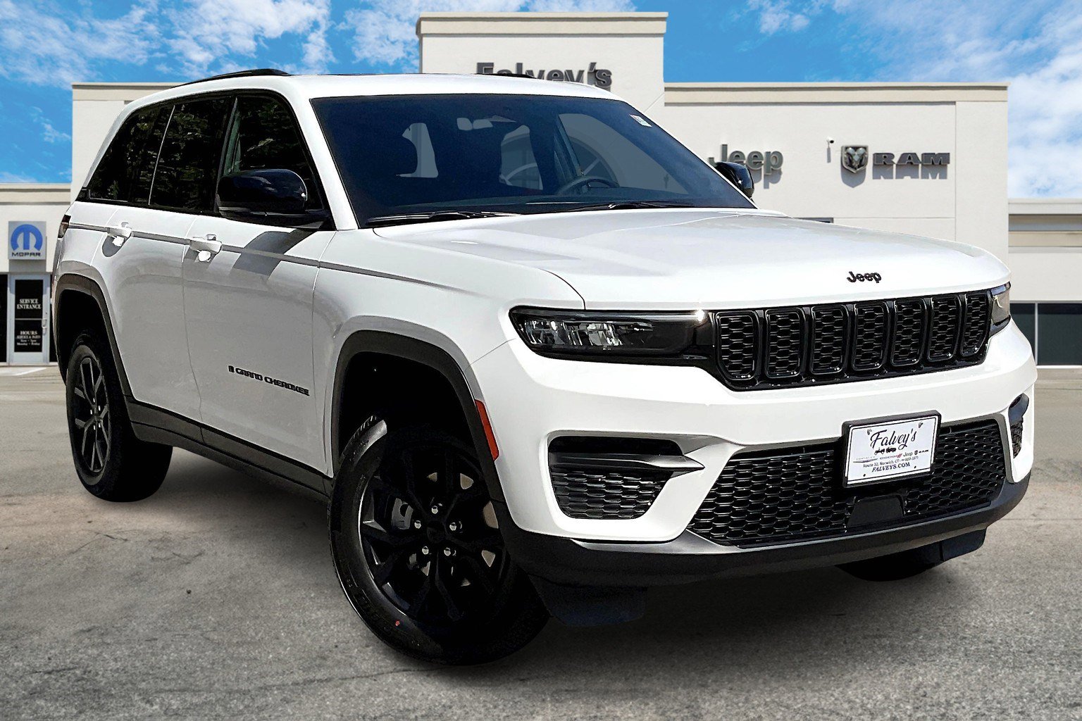 New 2025 Jeep Grand Cherokee 4WD image 2