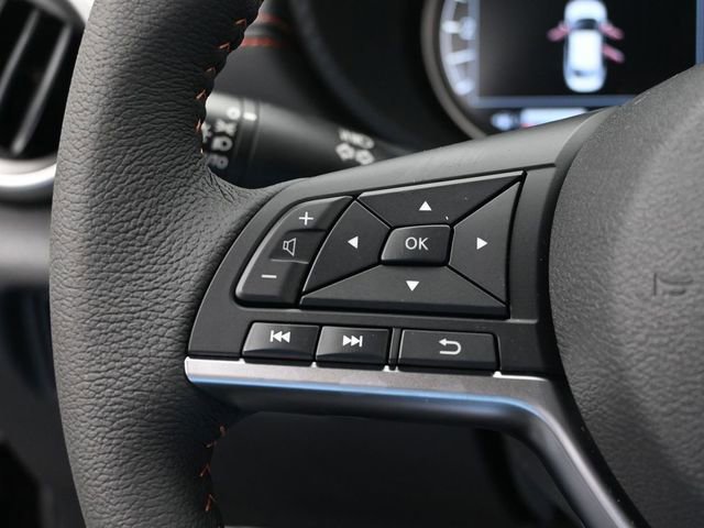 New 2025 Nissan Versa SR w/ Trunk Package FWD image 19