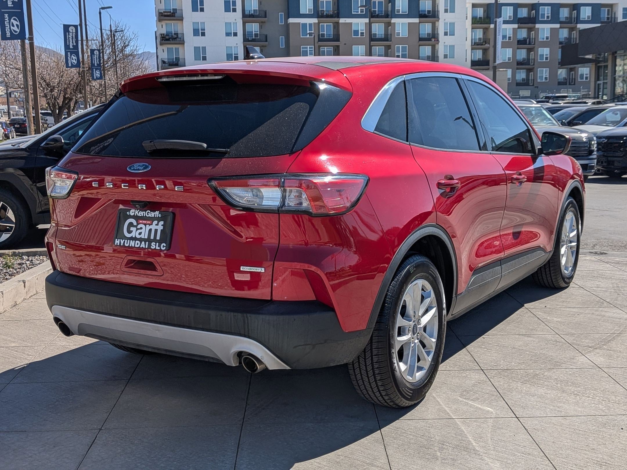 Used 2020 Ford Escape SE image 3