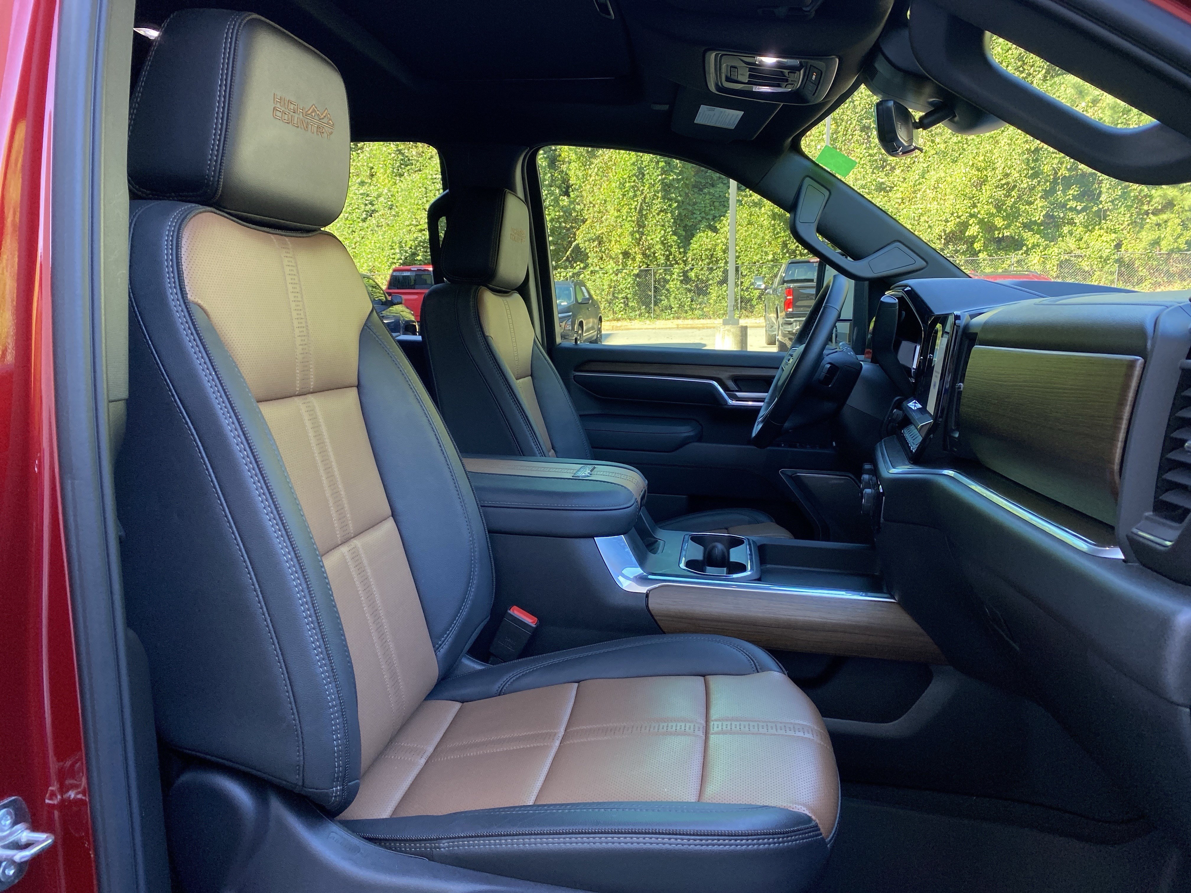 Used 2026 Chevrolet Silverado 2500 High Country w/ High Country Premium Package AWD/4WD image 11