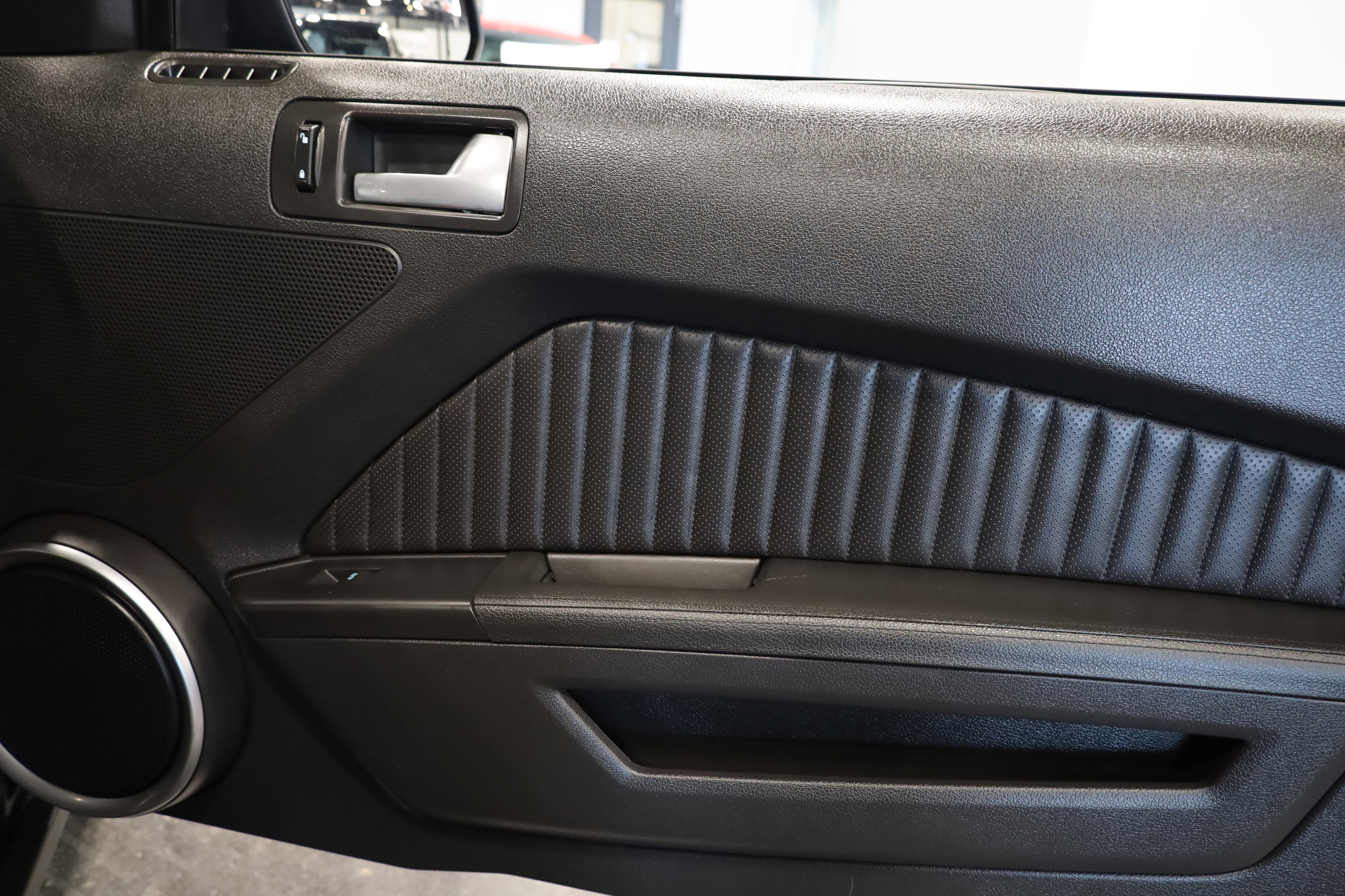 Used 2014 Ford Mustang Shelby GT500 w/ Equipment Group 821A image 28