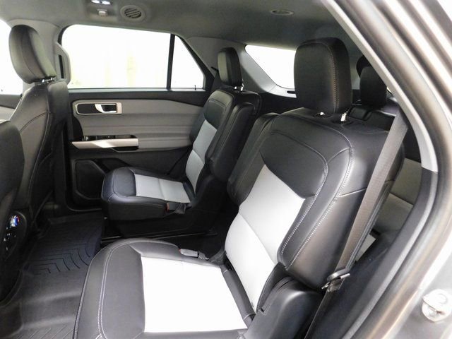Used 2023 Ford Explorer XLT w/ Equipment Group 202A image 10
