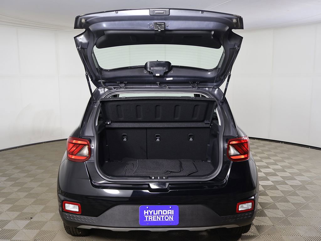 Certified 2023 Hyundai Venue SEL w/ Cargo Package image 14