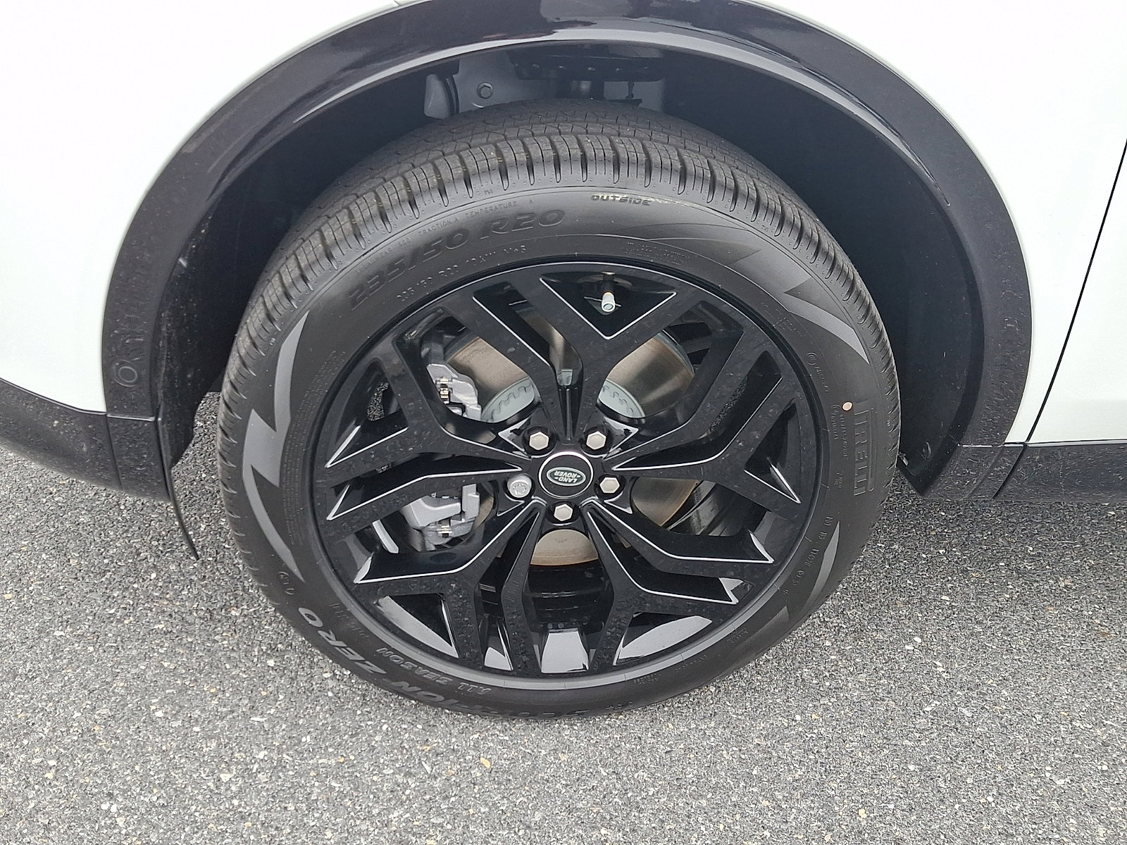 New 2026 Land Rover Discovery Sport Landmark image 7