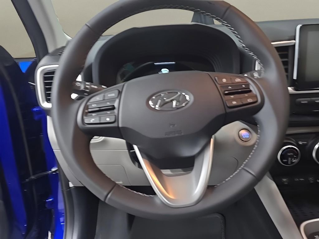 Used 2026 Hyundai Venue SEL FWD image 22