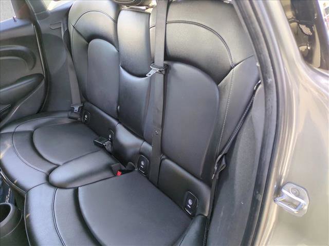 Used 2016 MINI Cooper 4-Door Hardtop image 17