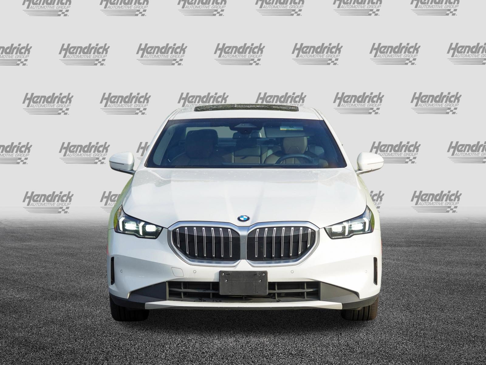 Certified 2024 BMW 530i xDrive w/ Convenience Package AWD/4WD image 3
