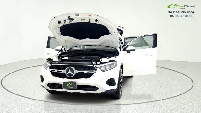 Used 2025 Mercedes-Benz GLC 350e 4MATIC image 14