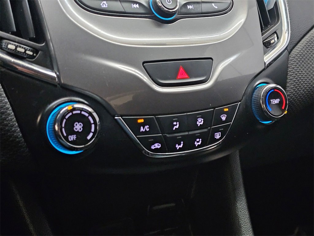 Used 2017 Chevrolet Cruze LT image 28