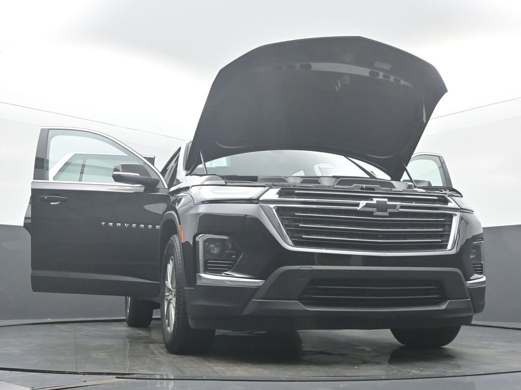 Used 2023 Chevrolet Traverse LT image 60