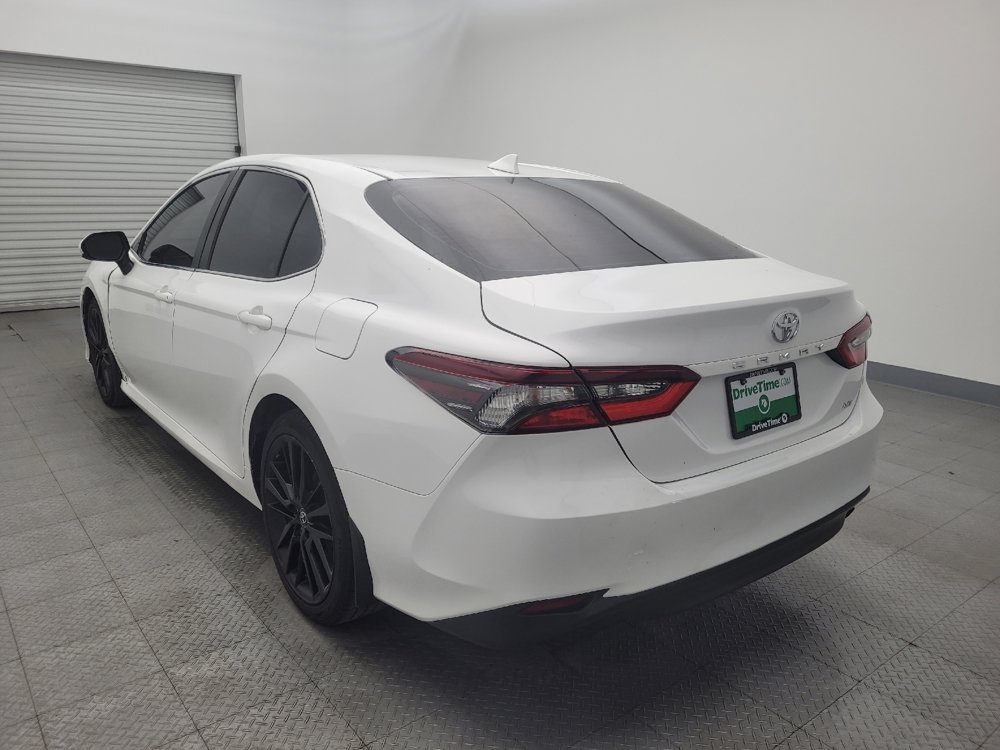 Used 2021 Toyota Camry LE image 5