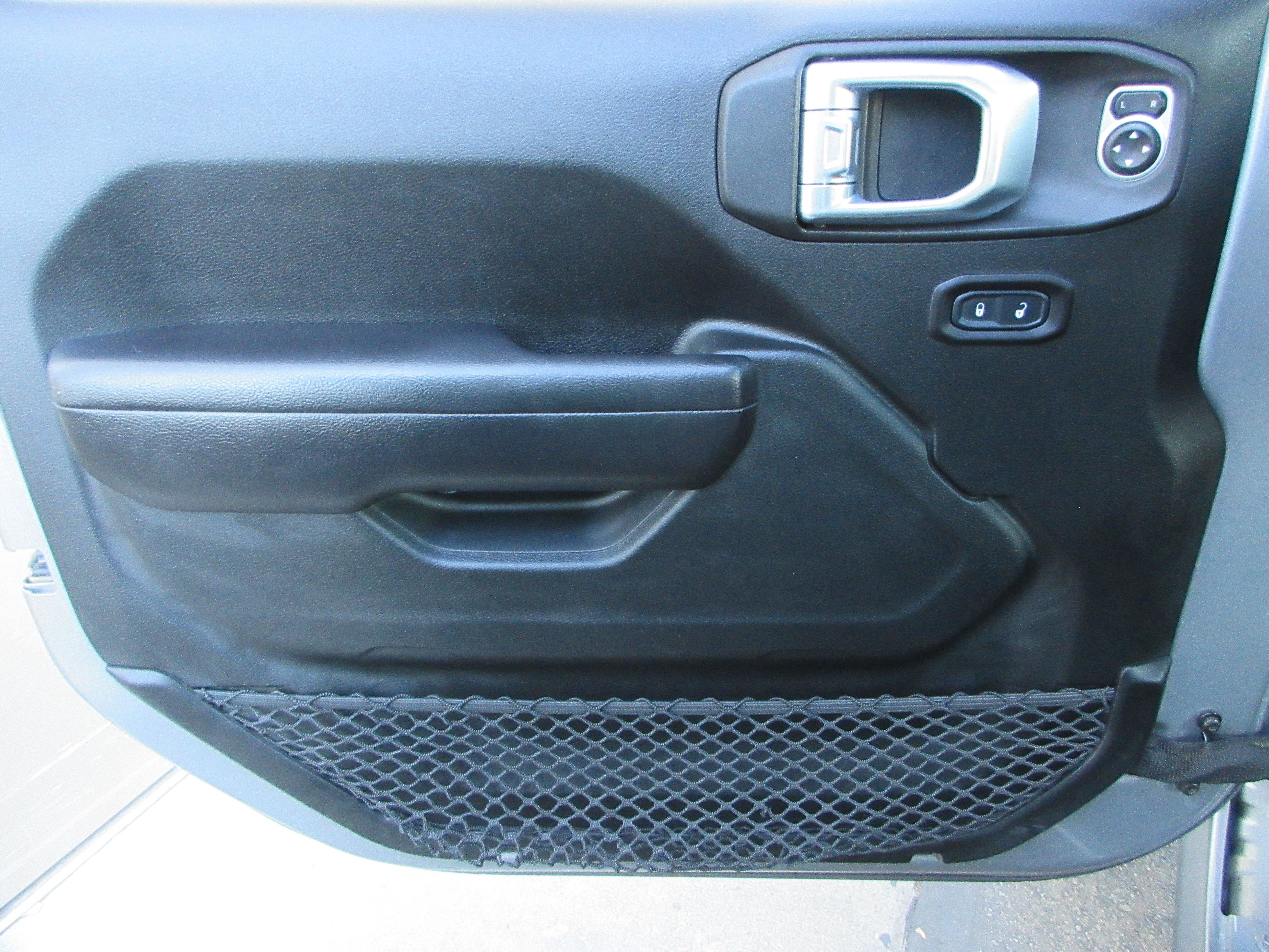 Used 2018 Jeep Wrangler Unlimited Rubicon image 28