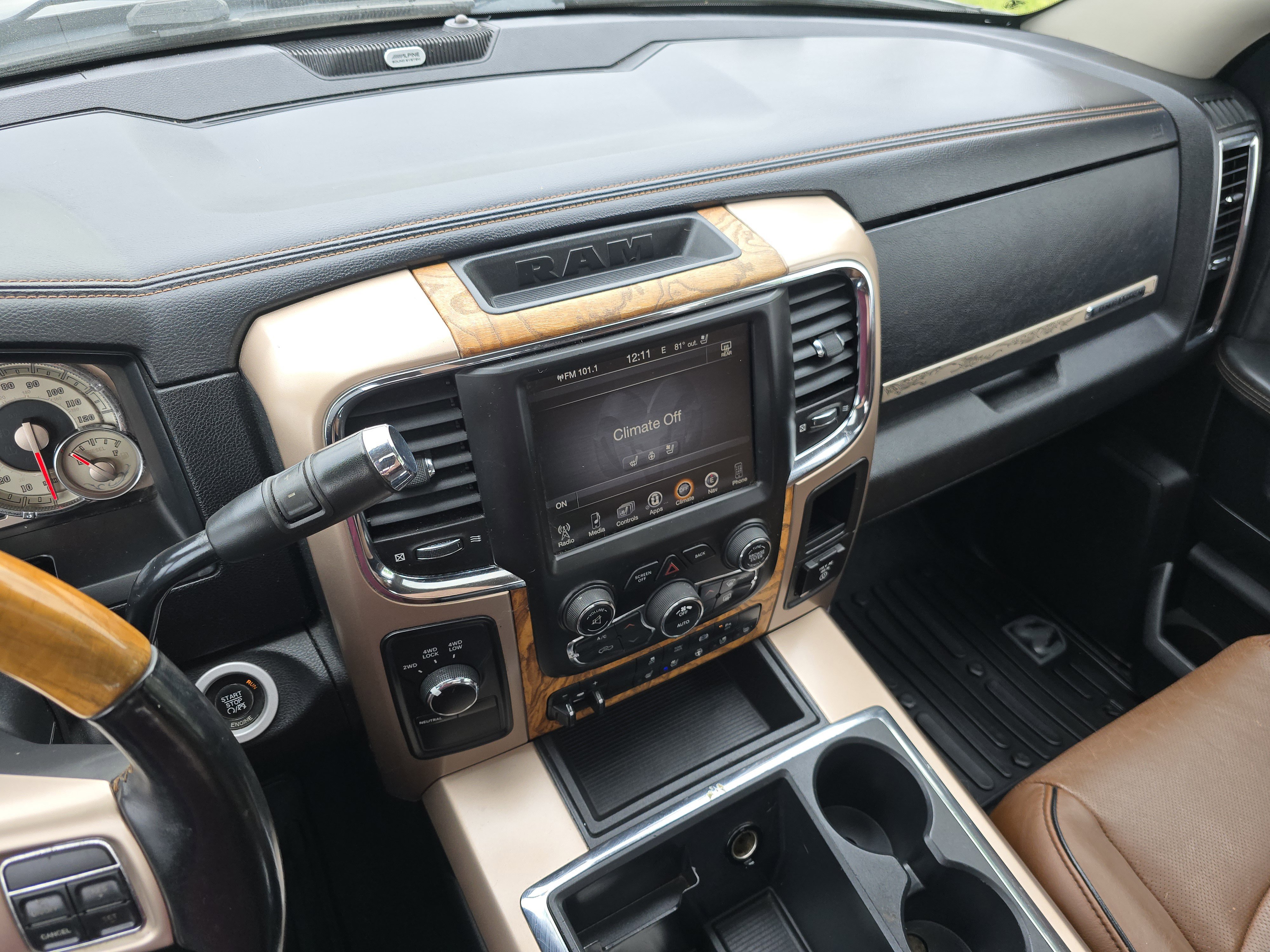 Used 2014 RAM 2500 Longhorn w/ Convenience Group AWD/4WD image 38