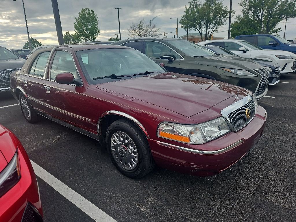 Used 2004 Mercury Grand Marquis GS RWD image 2