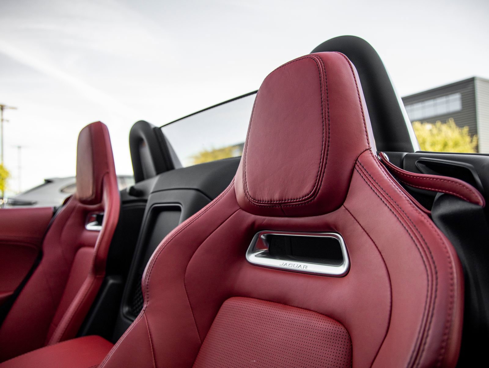 Used 2018 Jaguar F-TYPE R image 30