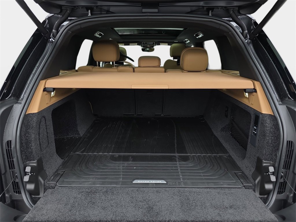 New 2026 Land Rover Range Rover SE image 12