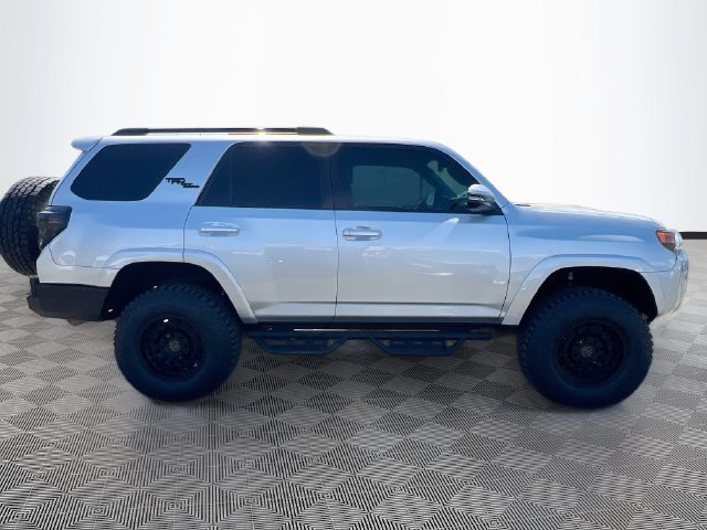 Used 2020 Toyota 4Runner TRD Off-Road Premium AWD/4WD image 8