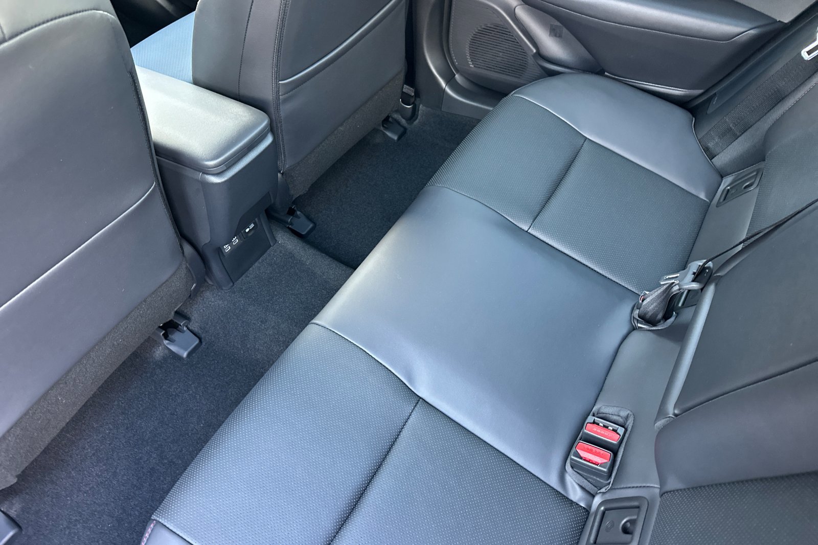 New 2026 Toyota Prius Plug-In Hybrid image 10