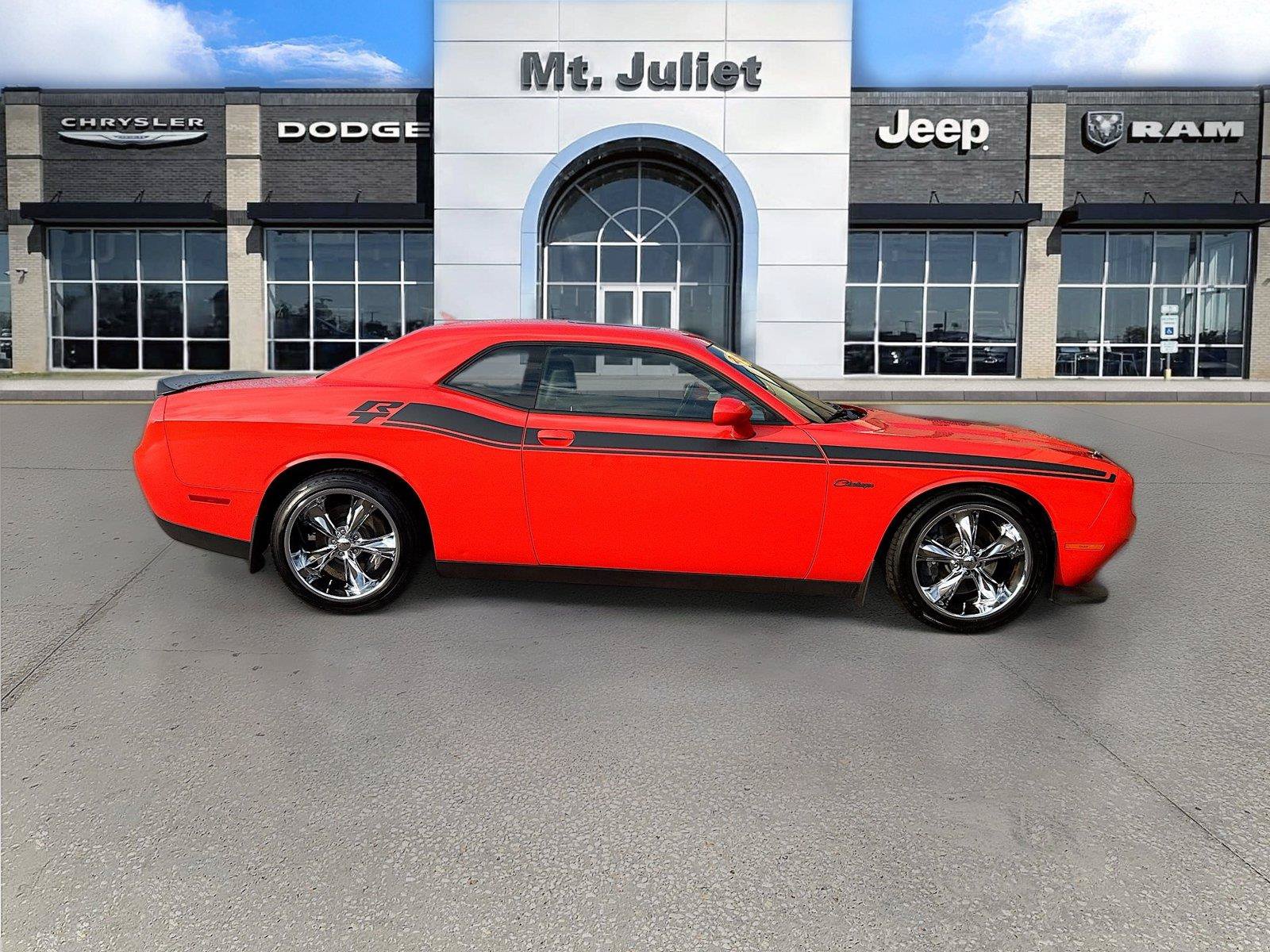 Used 2022 Dodge Challenger R/T Scat Pack w/ Shaker Package RWD image 3