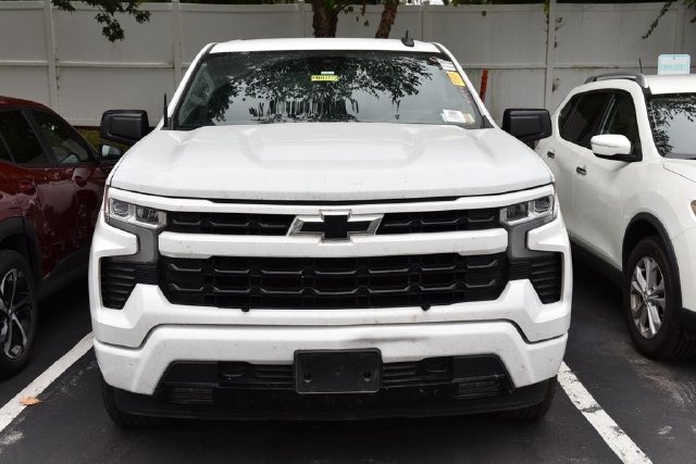 Used 2023 Chevrolet Silverado 1500 RST w/ Z71 Off-Road Package AWD/4WD image 3