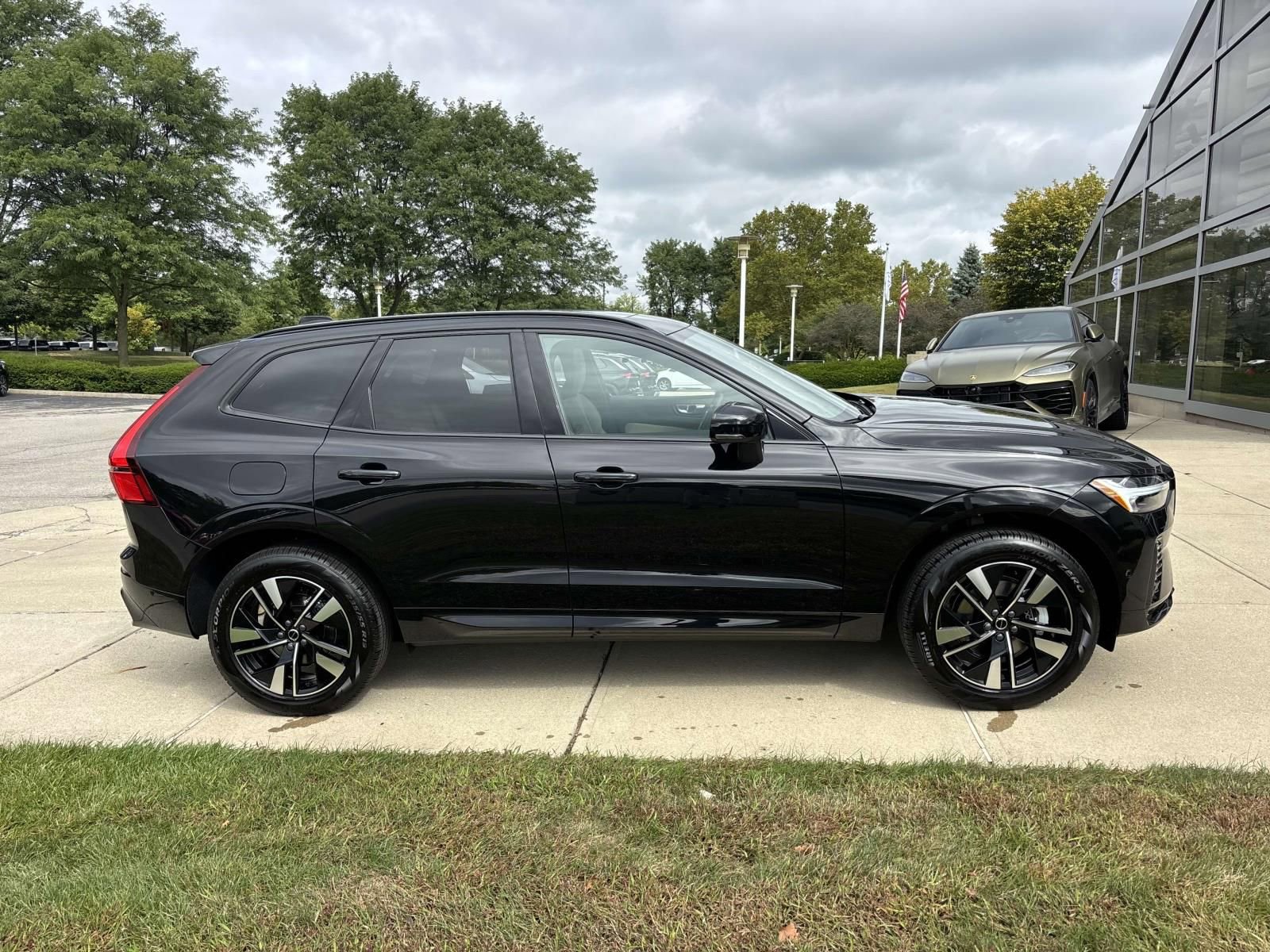 New 2026 Volvo XC60 B5 Plus w/ Protection Package Premier image 8